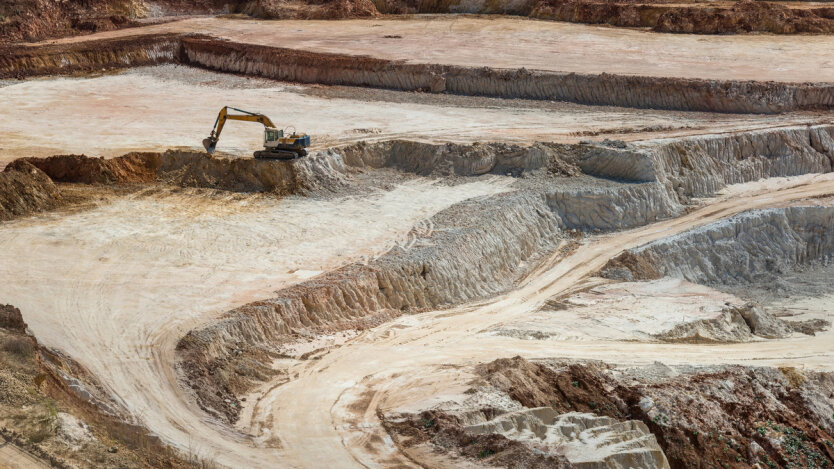 The State Geological Service assessed the number of 'dormant' special permits for mineral extraction