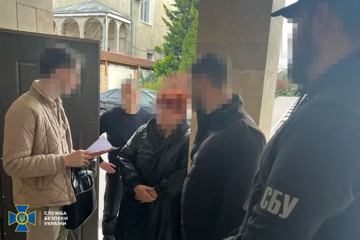 Розкрадали кошти на поховання воїнів: викрито посадовців Одеської міськради