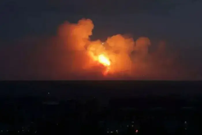 Die russische Stadt Orjol wurde von Drohnen angegriffen: Explosionen ertönten in der Nähe einer Raffinerie