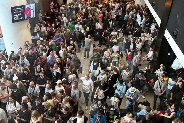 Дрони над Росією: обмеження у небі спричинили колапс в аеропортах