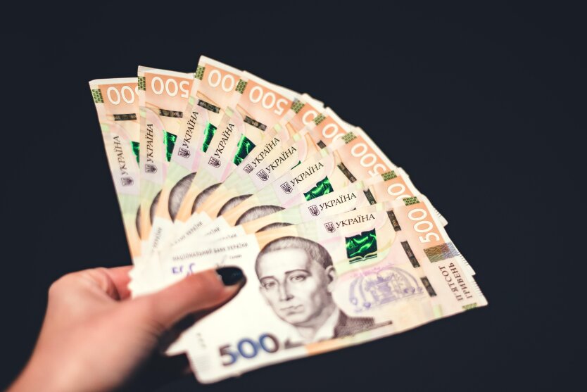 Nie dla wszystkich emerytów: ZUS wyjaśnił, komu co miesiąc będzie dopłacane 5000 hrywien