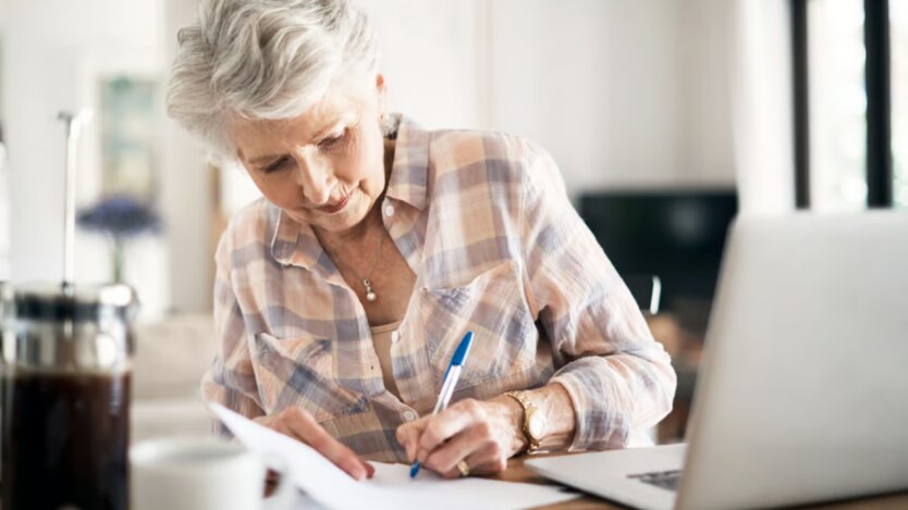 Retirees can receive bonuses for donating: who and how can apply for an increase