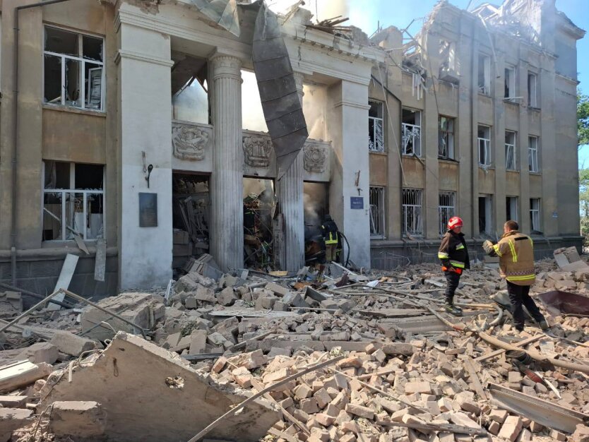 Szaleńczy atak na cywilów: Zelenski skomentował rakietowy atak Rosji na liceum w obwodzie odeskim