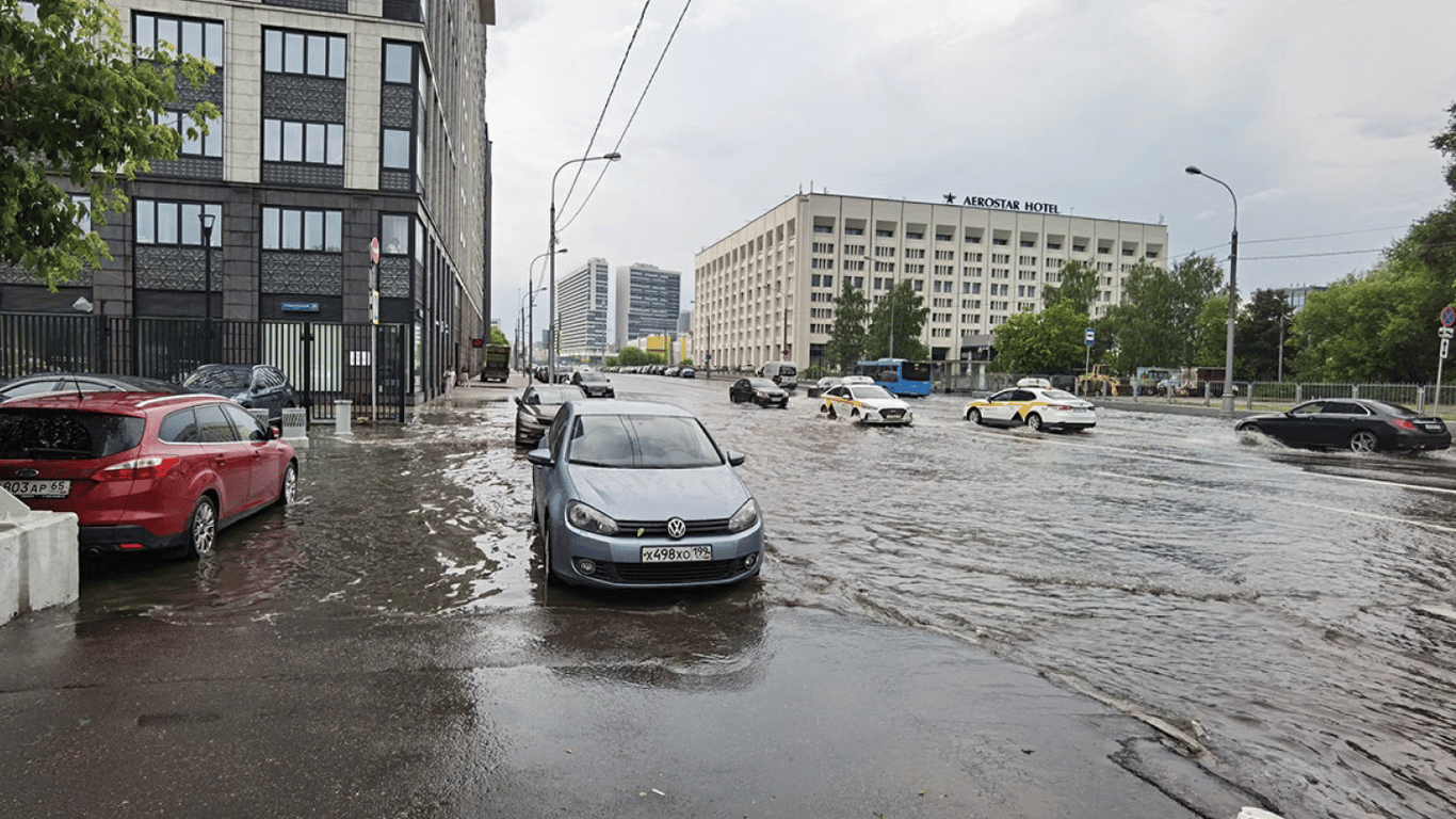 Москва пішла під воду — затопило навіть Держдуму