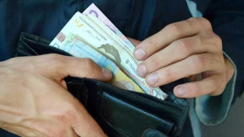 Tysiące Ukraińców ryzykują utratę dodatków: kto straci dodatek do emerytury i pomoc